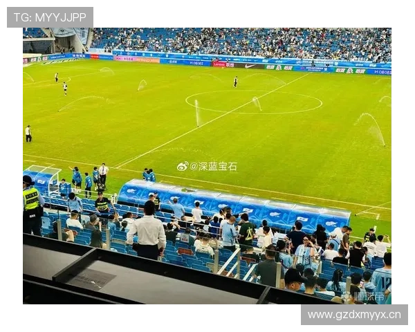 替补席管理规则解析：什么行为会被处罚与判罚标准